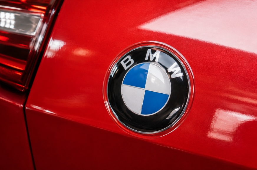 Объемная наклейка на авто логотип BMW